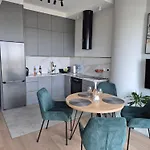 Hanza Tower Prestige Skyline 13th Floor With Balcony דירה *